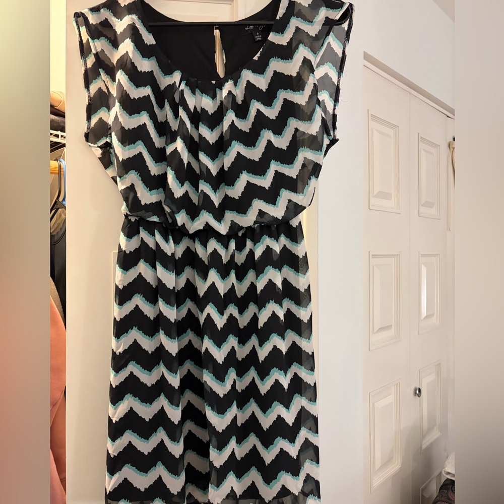 Juniors Love Reign Black and White Chevron Mini Dress